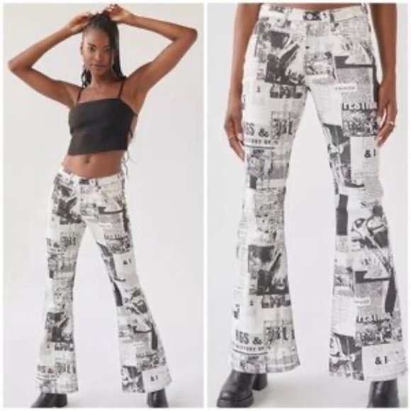 Urban Outfitters BDG Low-Rise Flare Jeans in Newspaper Print, Size 26 (NWT) - Picture 1 of 8